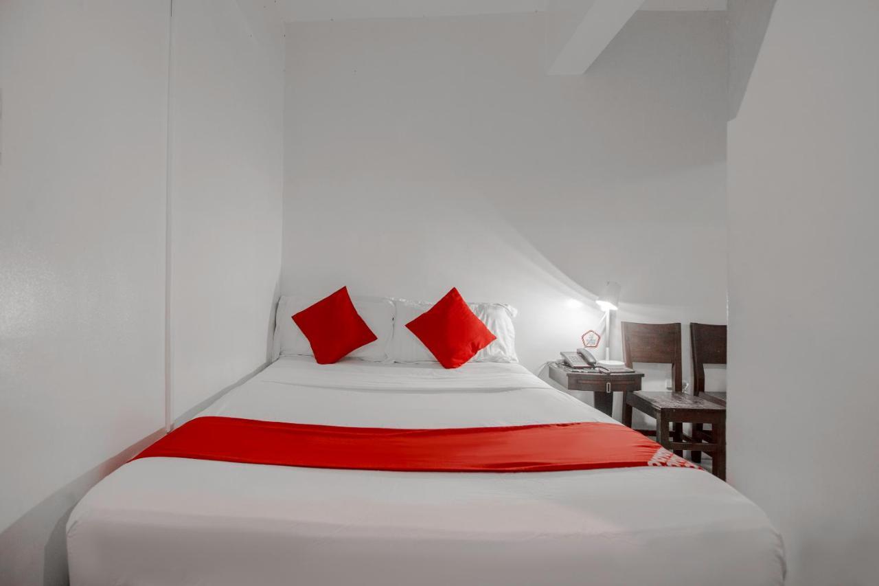 Super Oyo 134 The Bedstation Hotel Mandaluyong Bagian luar foto