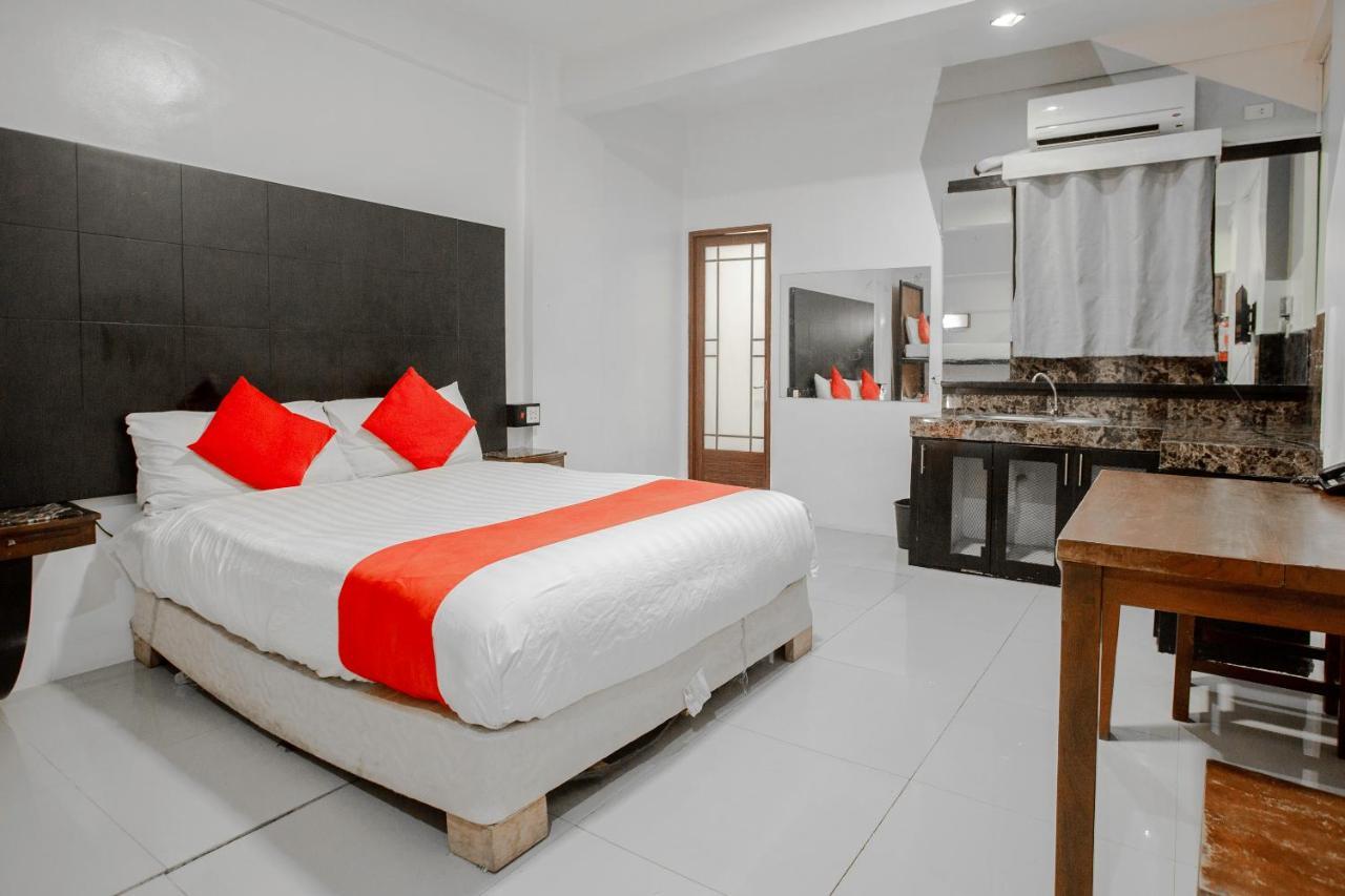 Super Oyo 134 The Bedstation Hotel Mandaluyong Bagian luar foto
