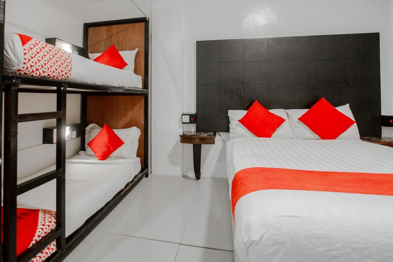 Super Oyo 134 The Bedstation Hotel Mandaluyong Bagian luar foto
