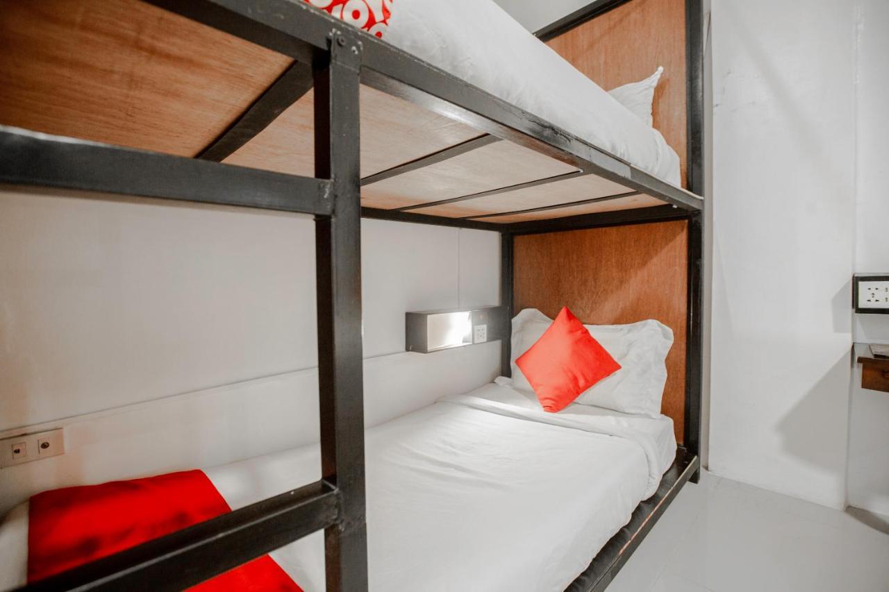 Super Oyo 134 The Bedstation Hotel Mandaluyong Bagian luar foto